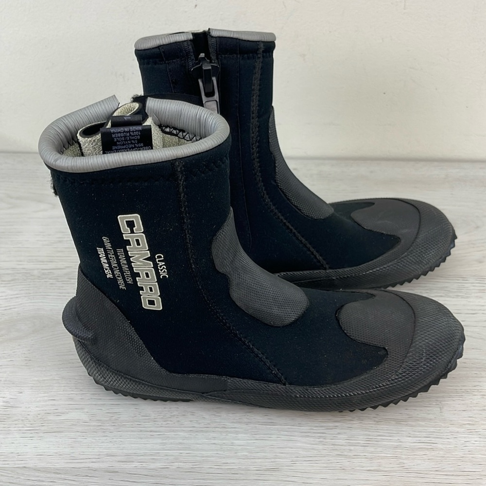 NWOT Camaro Titanium Plush Diving Boots-Men